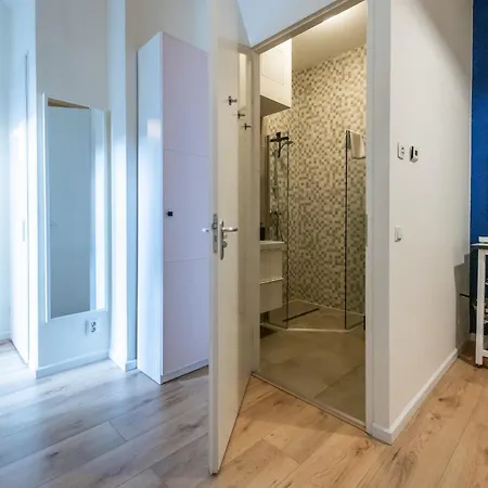 شقة North With Patio For 2 *