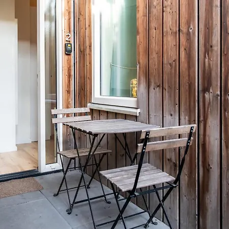 North With Patio For 2 Apartment